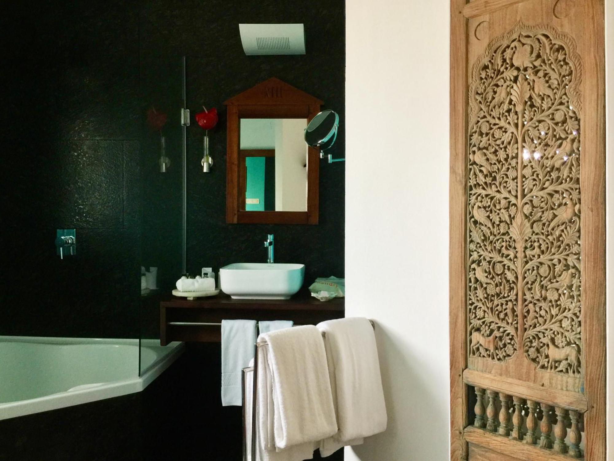 Malabar House Hotel Kochi Bagian luar foto